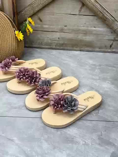 Lilia – Floral Flip Flops