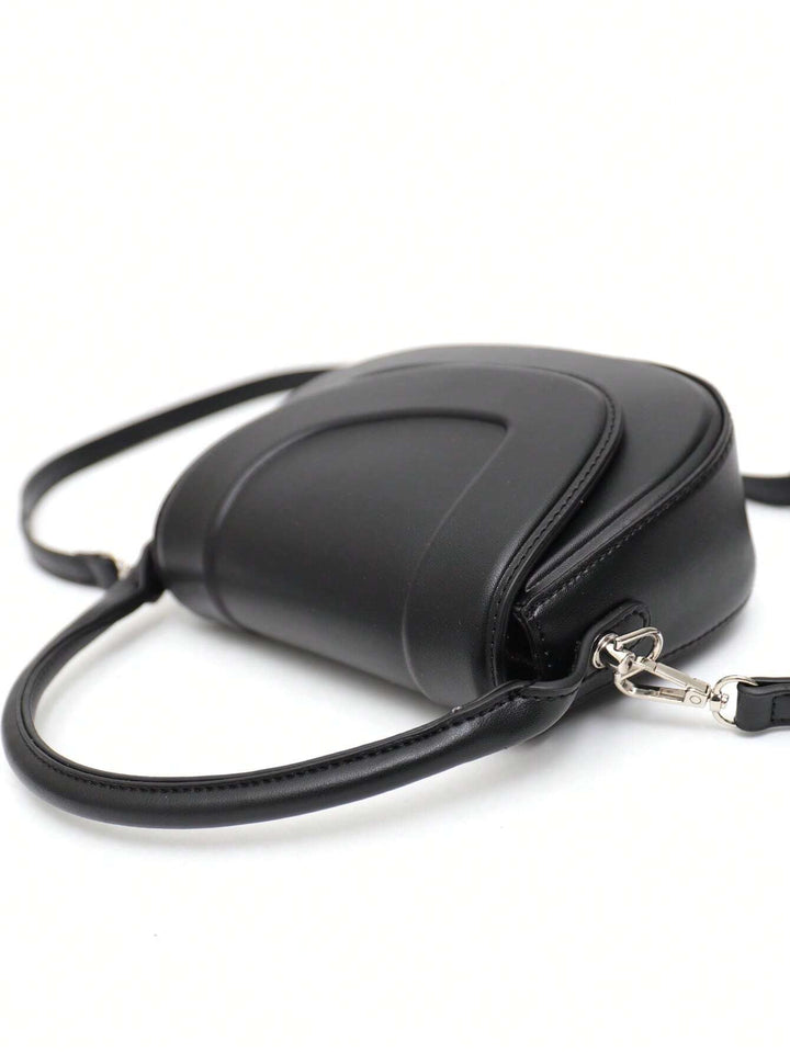 Ava – Stylish Minimalist Designer Saddle Bags