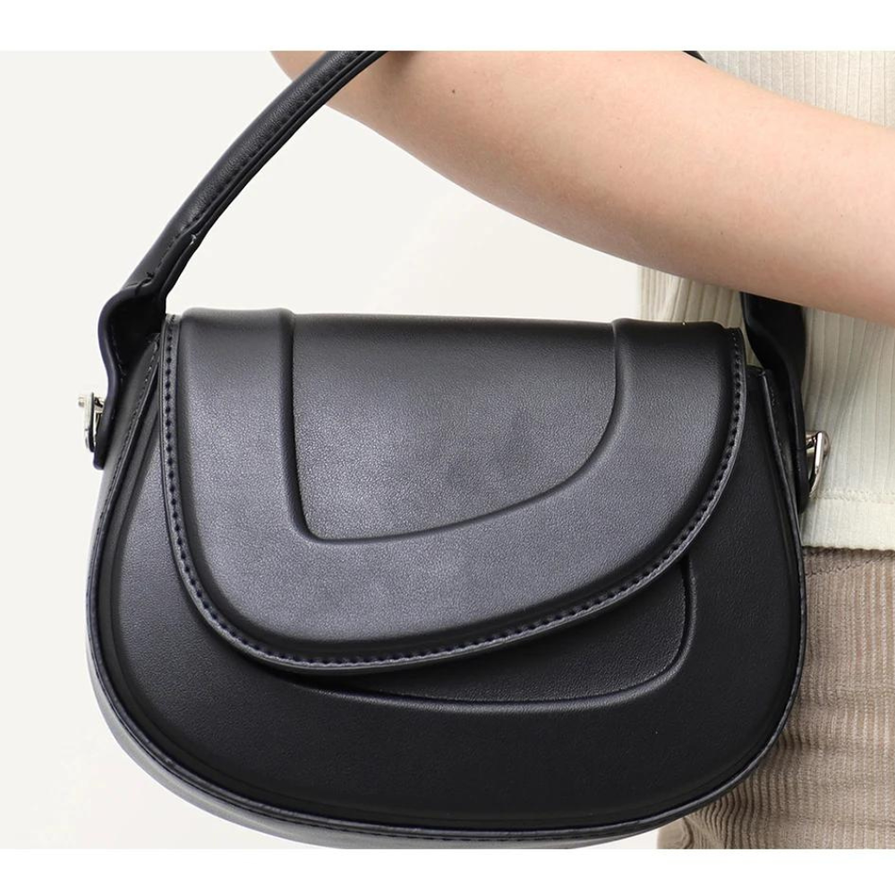 Ava – Stylish Minimalist Designer Saddle Bags