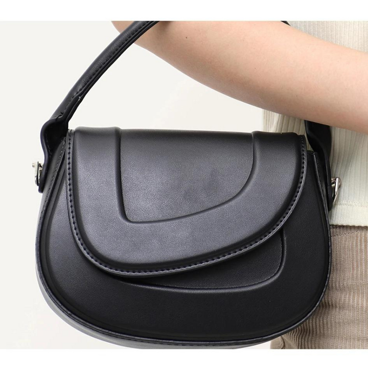 Ava – Stylish Minimalist Designer Saddle Bags