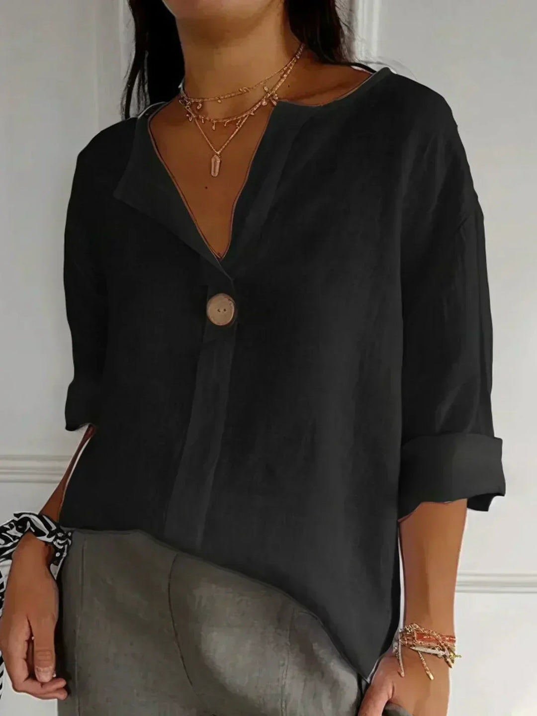 Jasmine's | Effortless V-Neck Blouse