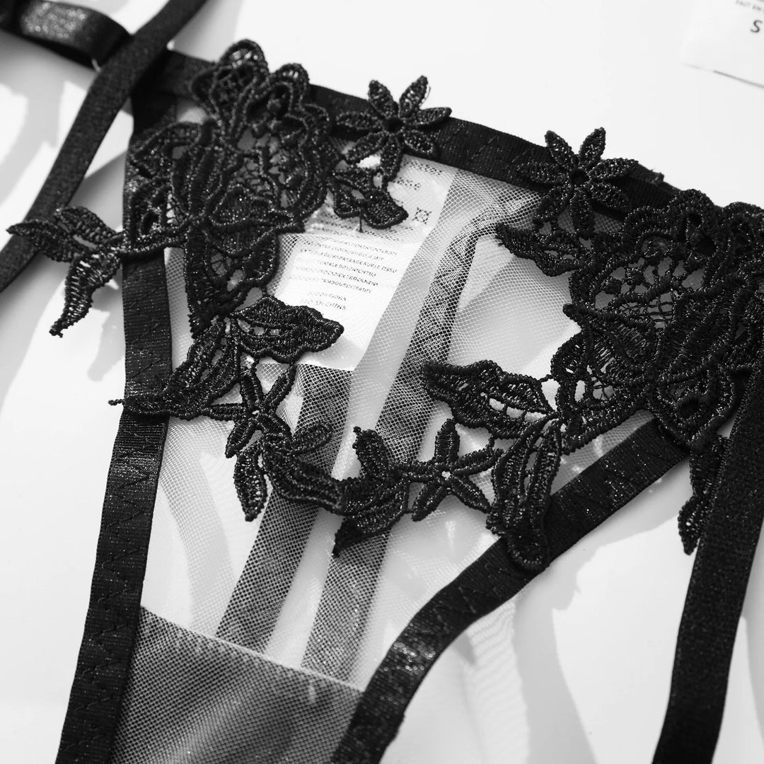 Zaina - Luxurious Two Piece Lace Lingerie