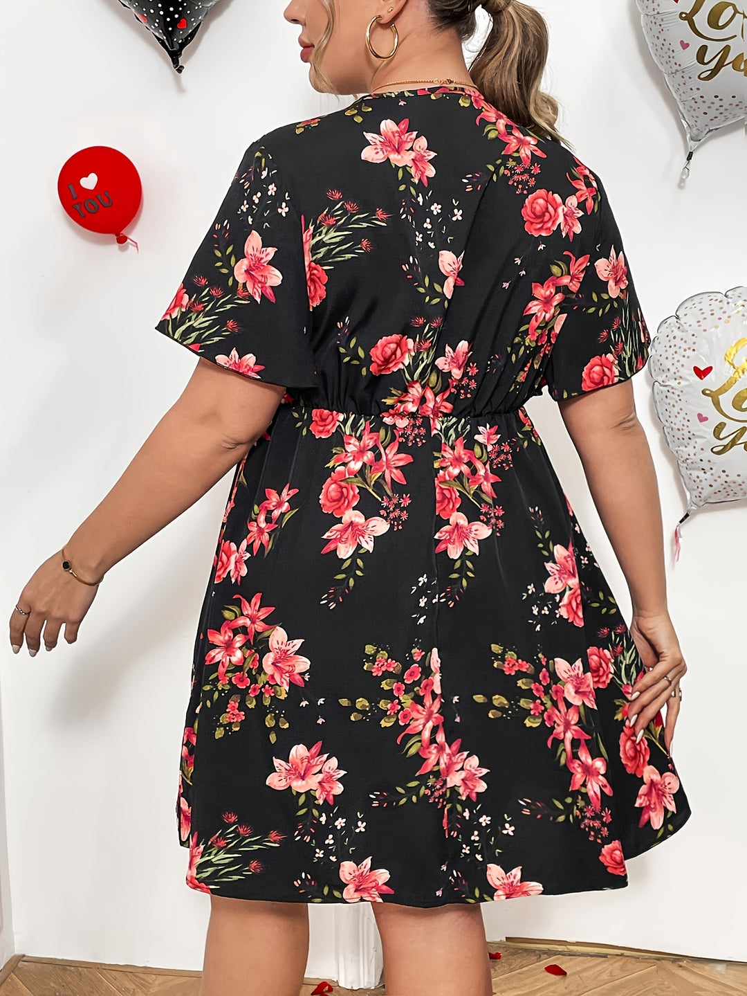 Nyla – Rose Print Dress