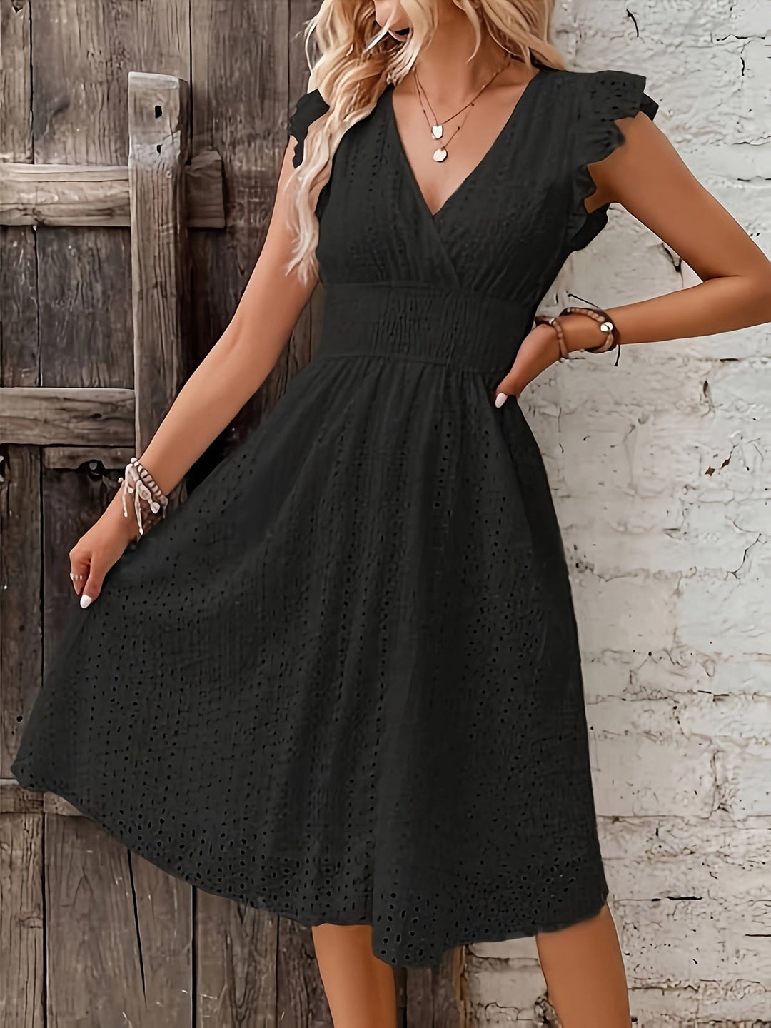 Elegant wrap dress with gathered waist – Light and feminine for spring & summer